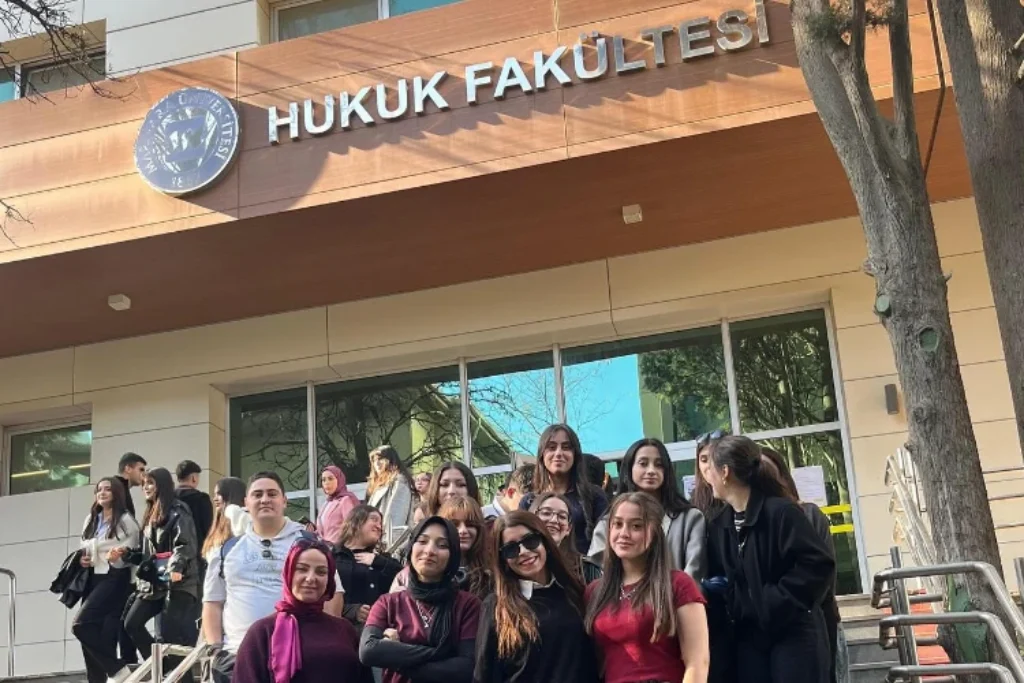 Marmara Üniversitesi Hukuk Fakültesi